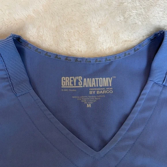 Grey's Anatomy Light Blue Scrub Top | Size M - Picture 2 of 8